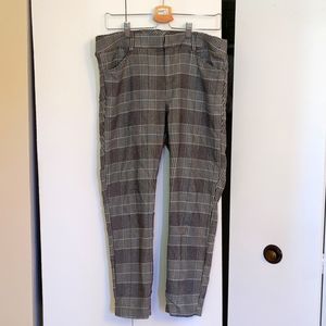 Black and white plaid Torrid dress pants